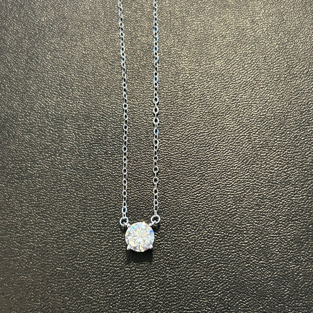 NWOT Moissanite 1 CT Choker Style Necklace